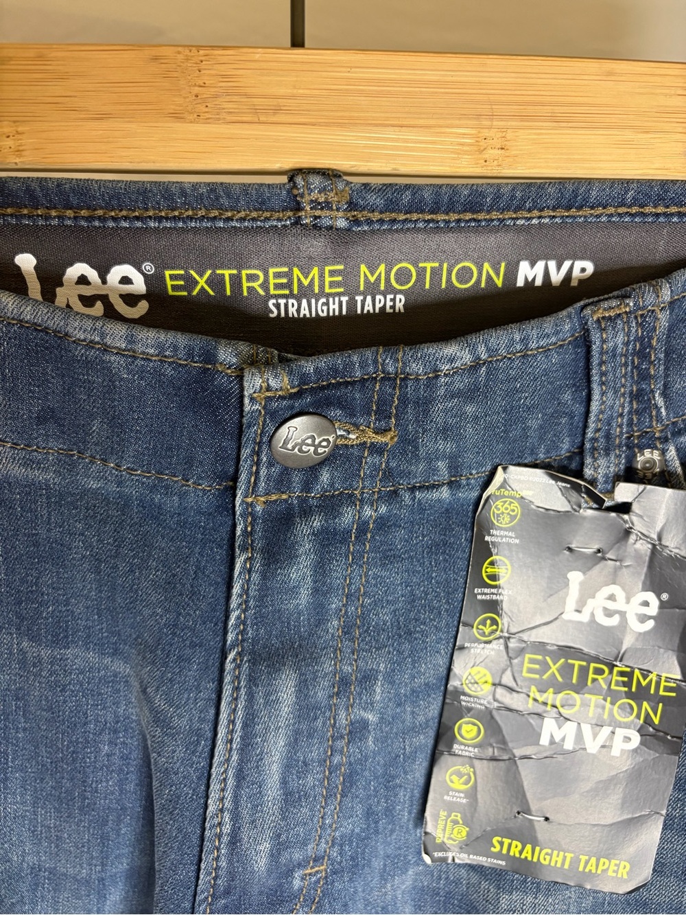 Mens 38X30 Lee Extreme Motion MVP Jeans Straight Fit Tapered Leg Stretch Denim - Picture 9 of 9